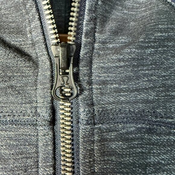 Lululemon Forme Jacket Zip-up Slub Denim Sz 8 - Picture 3 of 8